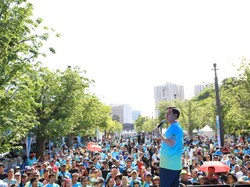 Funwalk DPD Raih 2 Rekor MURI, Sultan: 9 November Jadi Green Democracy Day