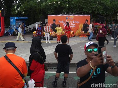 Gambang Kromong hingga Barongsai Meriahkan CFD Jakarta