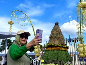 Gunungan Jabar Istimewa Jadi Buruan Emak-emak di WJF 2025