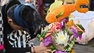 Kreasi Ukiran Buah Jadi Daya Tarik Wisata di Sanur