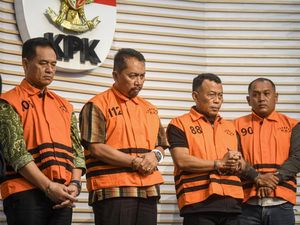 Video KPK Amankan 13 Orang di Kasus Dugaan Jual-Beli Jabatan di Ponorogo