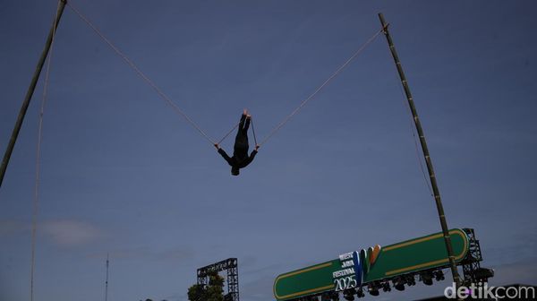 Pesona Kesenian Lais, Saat Tubuh Menari di Atas Tali