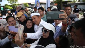 Potret Antusias Warga Sambut KDM di West Java Festival 2025