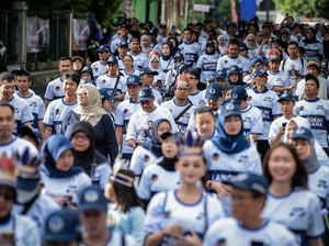 Semangat Warga Ikuti Fun Walk di Jakarta