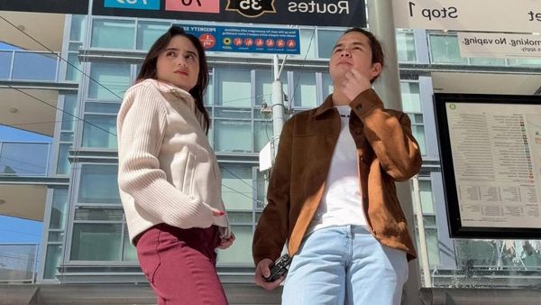 Gaya Santai Tissa Biani dan Dul Jaelani Nikmati Musim Semi di Melbourne