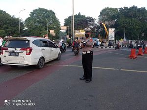 Ada Proyek Galian, Lalin di Sekitar Tamini Square Arah TMII Padat
