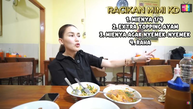 Ayu Ting-Ting Cicip Bakso Legendaris Langganan para Diva, Begini Komentarnya! Ayu Ting-Ting Cicip Bakso Legendaris Langganan para Diva, Begini Komentarnya!