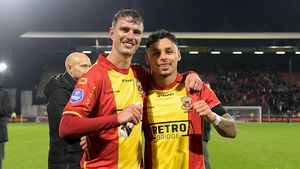 Weekend Indah Kevin Diks dan Dean James: Cetak Gol, Timnya Menang