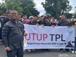 Massa Tuntut Tutup TPL Demo di Kantor Gubsu, Jalan Pangeran Diponegoro Ditutup