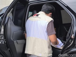 Penyidik KPK Geledah Kantor Gubernur Riau, Sita Sejumlah Dokumen