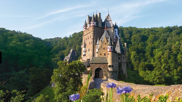 Seindah Negeri Dongeng, Begini Penampakan Istana Eltz yang Berusia 870 Tahun