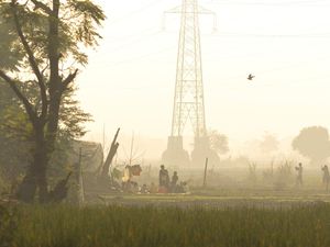 Kabut Asap Tebal Selimuti New Delhi, Indeks Udara Tembus Level Bahaya