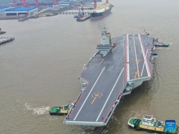 Penampakan Fujian, Kapal Induk Tercanggih China