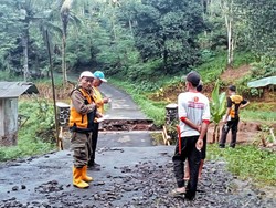 Perkuat Ketahanan Pangan, Dinas PU Kab Sukabumi Rehabilitasi Irigasi
