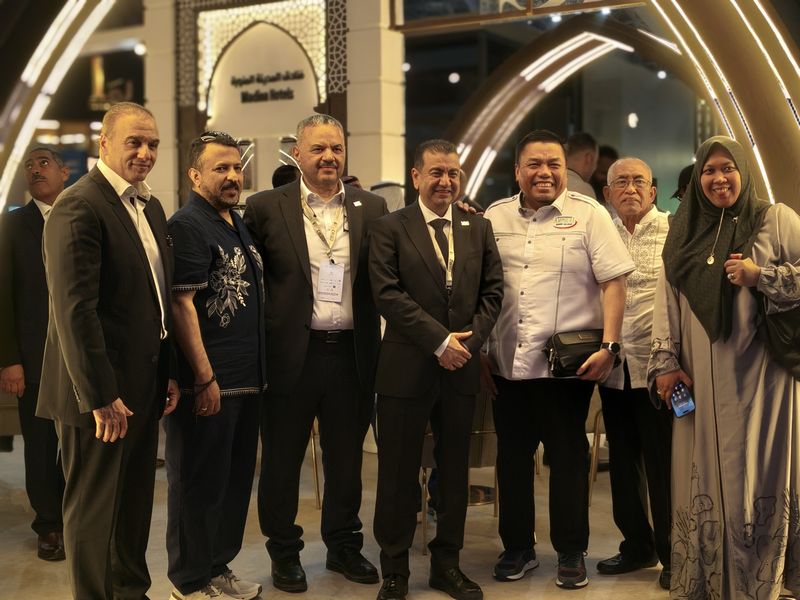 Ketua Umum Asosiasi Muslim Penyelenggara Haji dan Umrah Republik Indonesia (AMPHURI) Firman M Nur diundang menghadiri Konferensi dan Pameran Haji ke-5 di Jeddah Superdome, Arab Saudi, Minggu (9/11/2025).