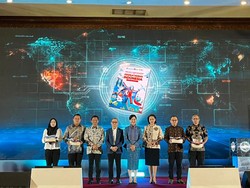 KP2MI Gandeng BI & OJK Hadirkan Buku Saku Edukasi Keuangan bagi PMI