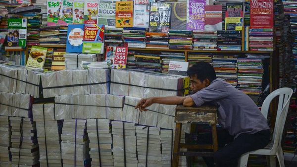 Lesu Pembeli, Pasar Buku Kwitang Tinggal Kenangan Kejayaan Masa Lalu