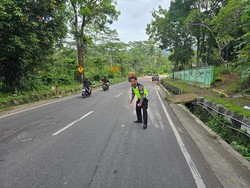 Truk Rem Blong Tabrak 2 Motor dan Pikap di Bejen Temanggung, 1 Orang Tewas