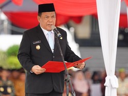 Momen Hari Pahlawan, Plt Gubernur Riau Ajak Generasi Muda Jaga Api Perjuangan