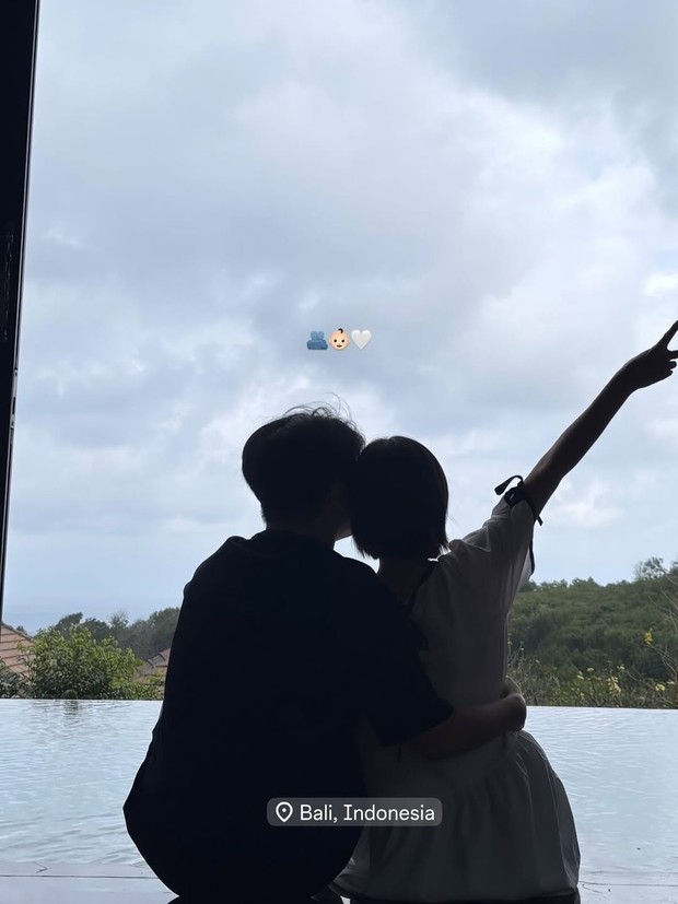 Potret Yuna dan sang suami babymoon di Pulau Bali/ Foto: instagram.com/yn_s_1230 Potret Yuna dan sang suami babymoon di Pulau Bali
