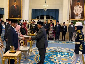 Profil Singkat 10 Tokoh Pahlawan Nasional 2025: Dari Gus Dur ke Marsinah