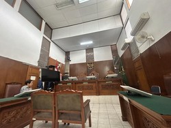 KPK Absen, Sidang Praperadilan Tersangka Korupsi e-KTP Paulus Tannos Ditunda