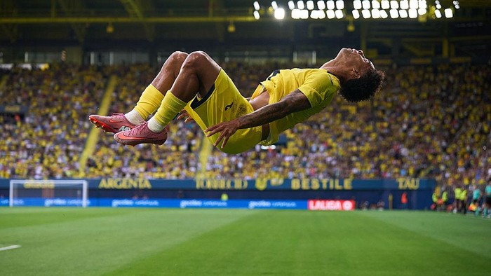 VILLARREAL, SPAIN - AUGUST 24: Tajon Buchanan of Villarreal CF celebrates after scoring their side's second goal during the LaLiga EA Sports match between Villarreal CF and Girona FC at Estadio de la Ceramica on August 24, 2025 in Villarreal, Spain. (Photo by Manuel Queimadelos/Quality Sport Images/Getty Images)