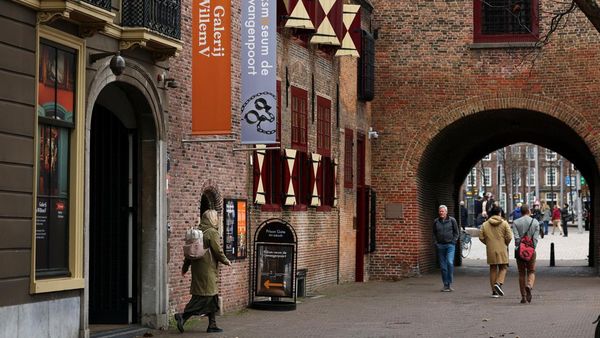 Terpikat Den Haag di Setiap Langkah