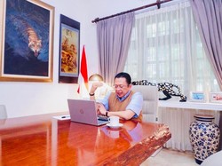 Bamsoet Sebut Buku Parenting Try Sutrisno Penting bagi Keluarga Masa Kini