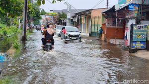 Potret Sejumlah Titik di Sidoarjo Masih Terendam Banjir
