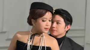 Potret Prewedding Brisia Jodie & Jonathan Alden, Bergaya Vintage Monokrom