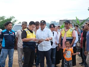 Senangnya Warga, Pemkab Batang Bangun Akses Jalan Banyuputih-Limpung