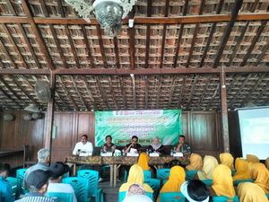 Ajak Masyarakat Kelola Mandiri, DLH Demak Bagikan Cara Olah Sampah
