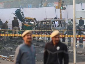 Garis Polisi Dipasang di Lokasi Ledakan Dekat Benteng Merah, Delhi Dijaga Ketat
