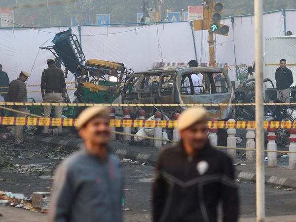 Garis Polisi Dipasang di Lokasi Ledakan Dekat Benteng Merah, Delhi Dijaga Ketat