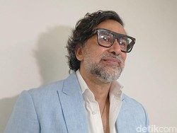 Jeremy Thomas Beberkan Rahasia Tetap Bugar di Usia 55 Tahun