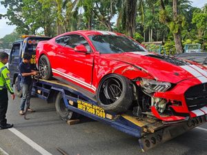 Ford Mustang Tabrak Pohon di Pekanbaru Tak Pasang Pelat, Ini Alasannya