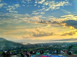 Melihat Keindahan Kota Tepian Air dari Puncak Bukit Jatiwangi