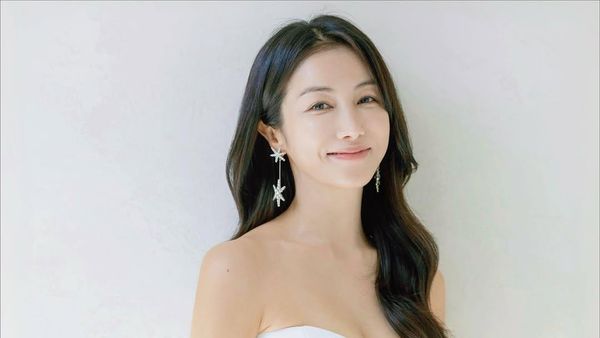 Kim Ok Bin Menawan Pamer Gaun Putih Jelang Menikah