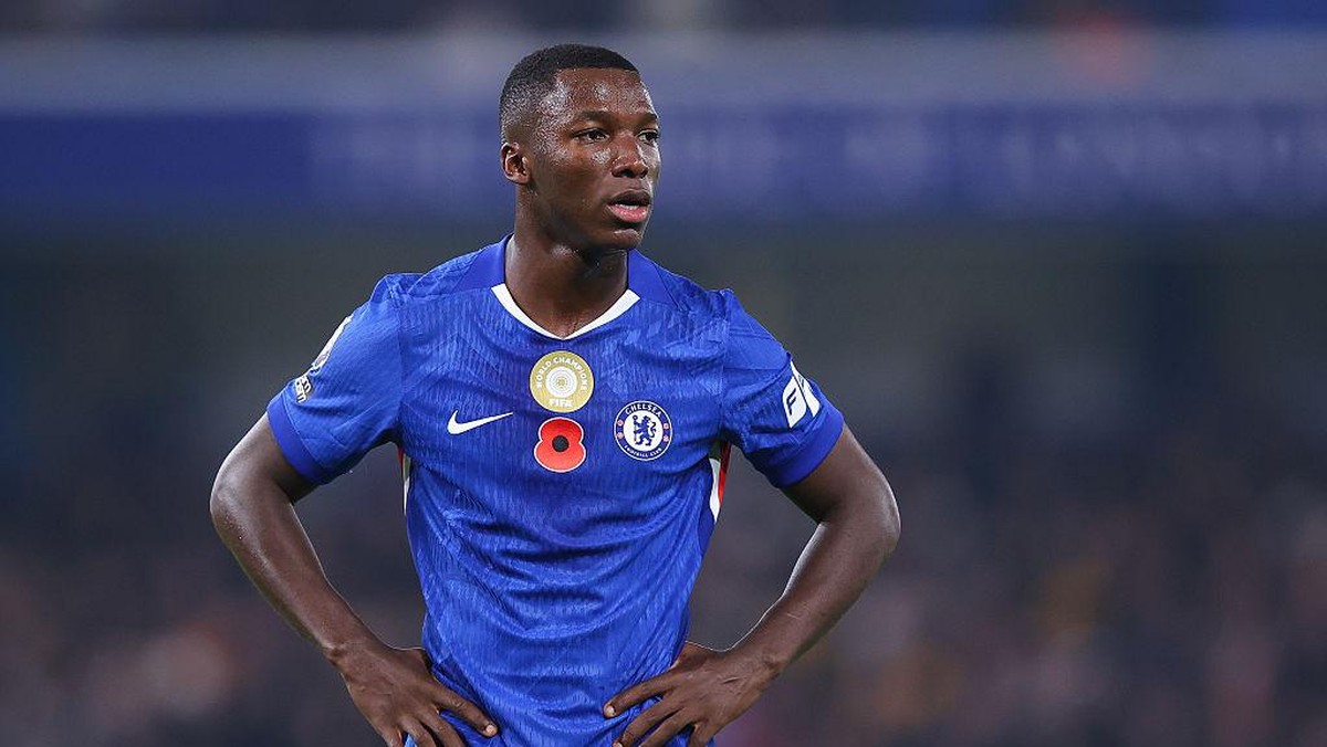 Moises Caicedo mengungkap Chelsea kesulitan melawan tim yang bermain defensif. (Foto: Getty Images/James Gill - Danehouse)