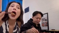 Kenangan Erika Carlina dan DJ Bravy Makan Unagi Viral hingga Sosis