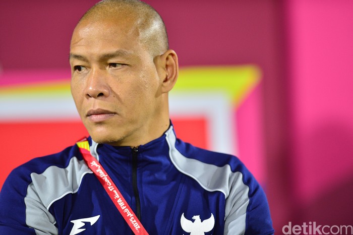 Pelatih Nova Arianto berhasil membawa Timnas Indonesia U-17 meraih kemenangan pertama. Dia sangat bersyukur bisa mendampingi Garuda Muda di pentas dunia.