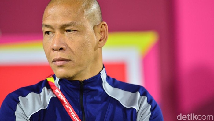 Pelatih Nova Arianto berhasil membawa Timnas Indonesia U-17 meraih kemenangan pertama. Dia sangat bersyukur bisa mendampingi Garuda Muda di pentas dunia.