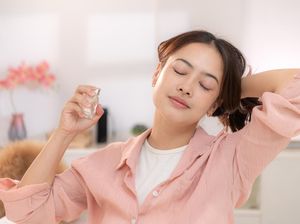Sering Dilakukan! 3 Kesalahan Memakai Parfum yang Bikin Wanginya Cepat Hilang
