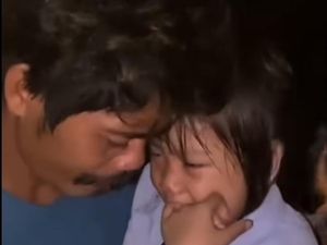 Tangis Suku Anak Dalam Jambi Saat Bilqis Korban Penculikan Dijemput Polisi