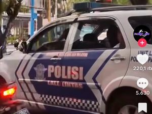 Viral Video Seseorang Diduga Judol dalam Mobil Polisi di Palangka Raya