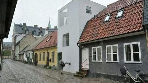 Deretan Bangunan Aneh Bikin Pemandangan Rusak & Warga Emosi