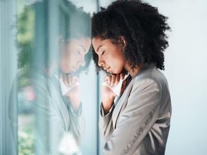 Kalender Jawa Senin Pon 17 November 2025: Awas Fitnah!