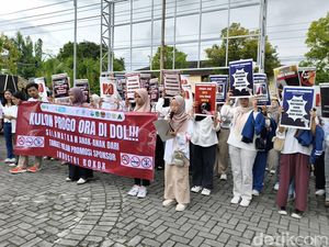 Massa Geruduk DPRD Kulon Progo, Desak Larangan Iklan-Sponsor Rokok Diatur Perda