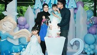 Meriahnya Ultah Azura, Atta dan Aurel Siapkan Cake 'Frozen'